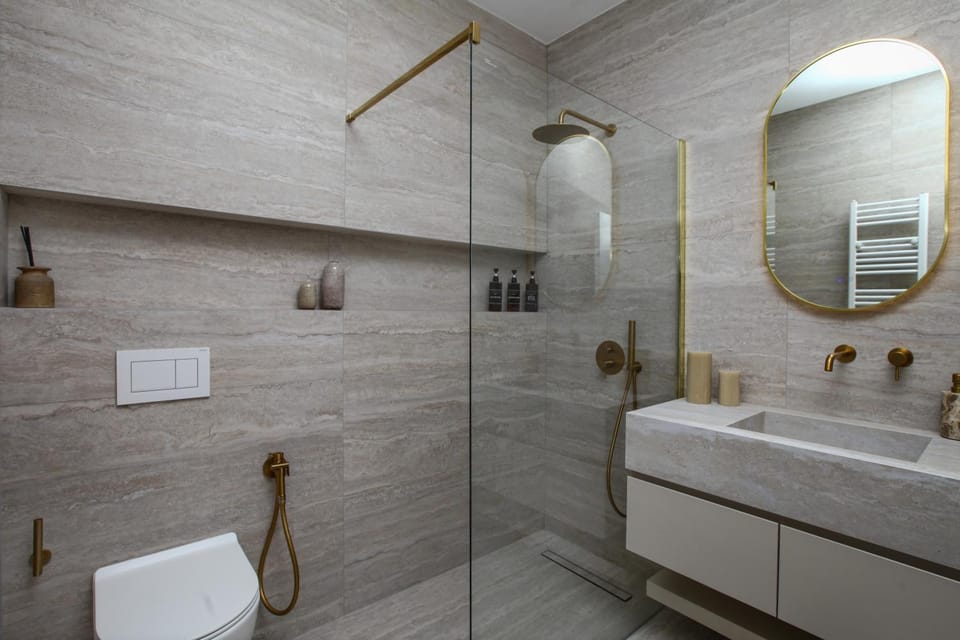Shower, Toilet, Bathroom