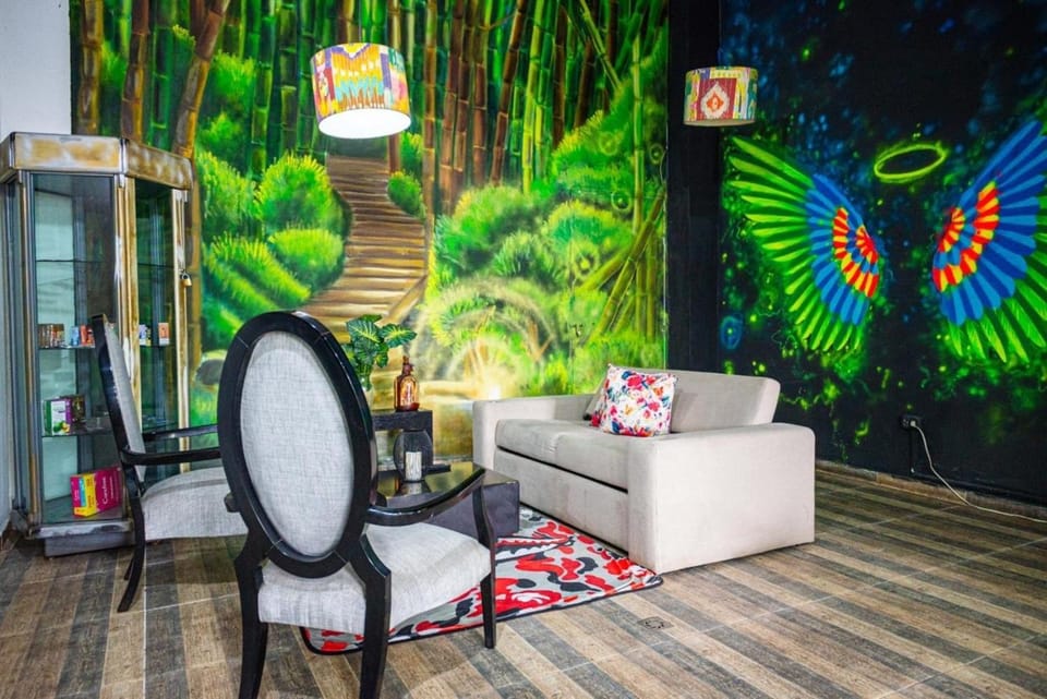Living room, Seating area