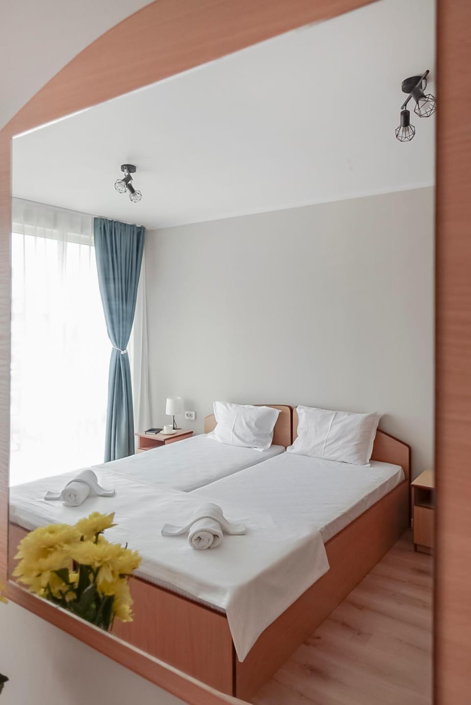 Bed, Photo of the whole room, towels