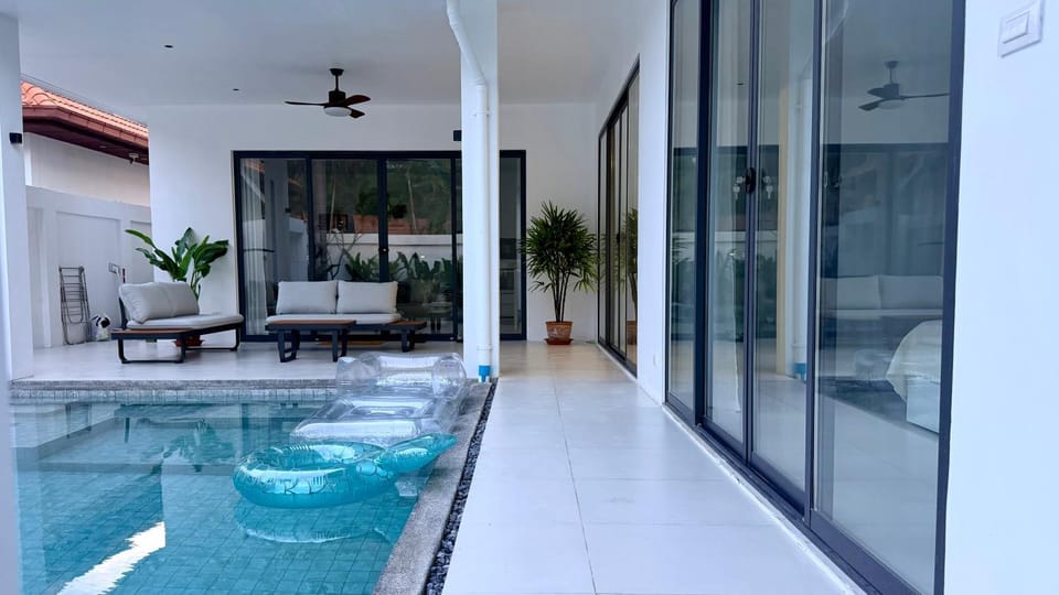 Pool view, Swimming pool