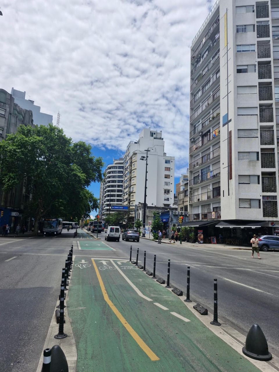Moderno en Tres Cruces con garaje Apartment in Montevideo Department, Uruguay