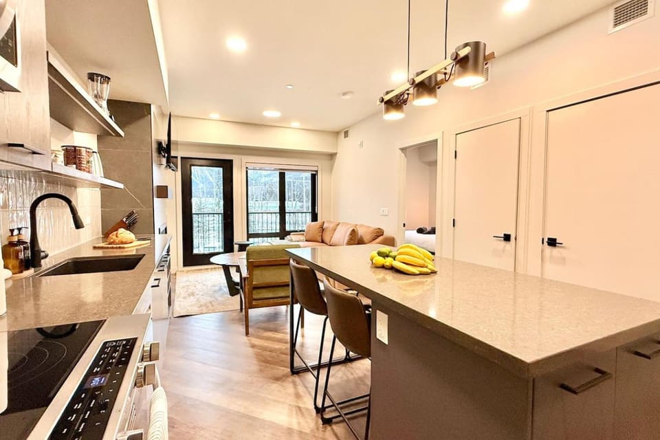 Brand New Modern 1Bdr Retreat with Mountain Views Apartment in Canmore