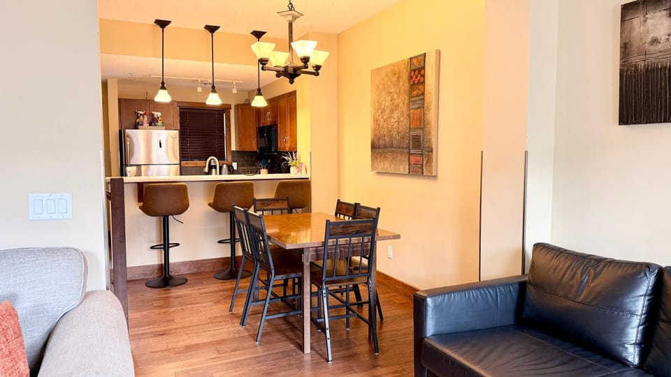208 Fire Mountain 3 Bdrm 2 Level Apartment in Canmore