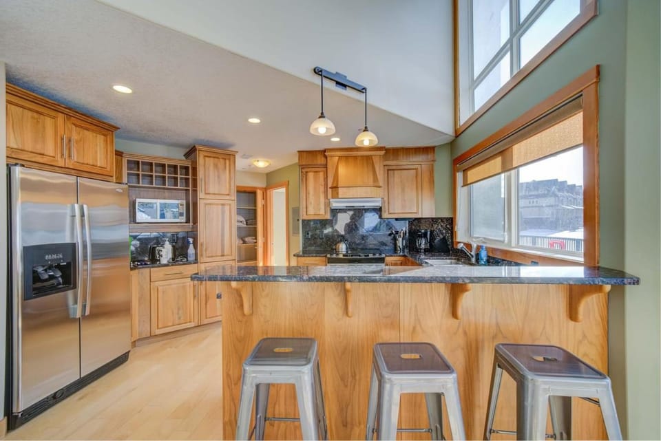 212 Alpine Village Spacious 2Bed-2Bath-Mtn Views! Apartment in Canmore