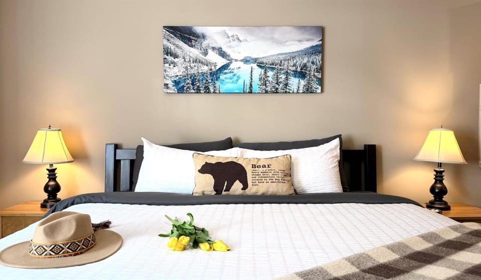 Rocky Mountain Retreat - 2 bed 2 bath Apartment in Canmore