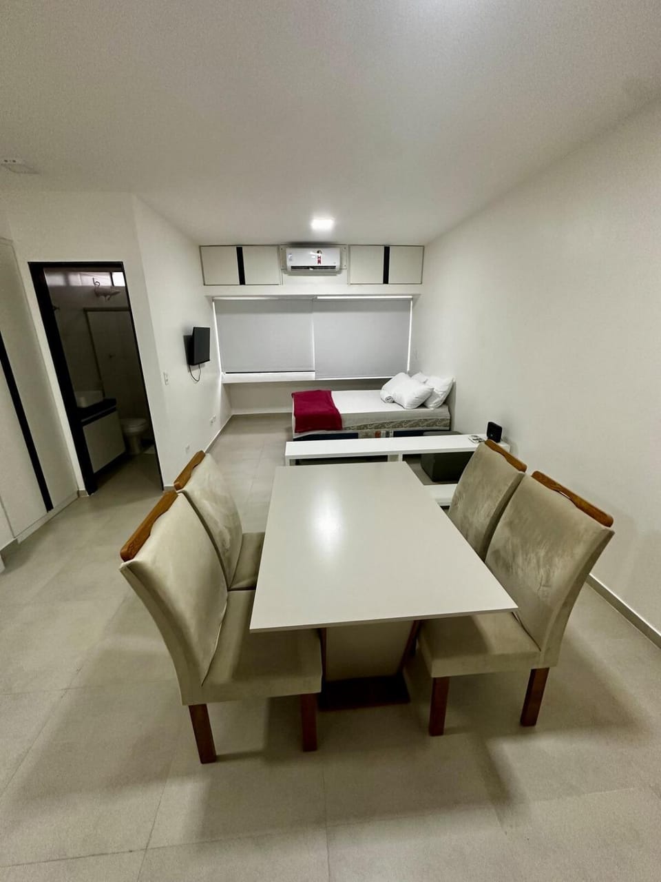 Living room, Seating area, air conditioner