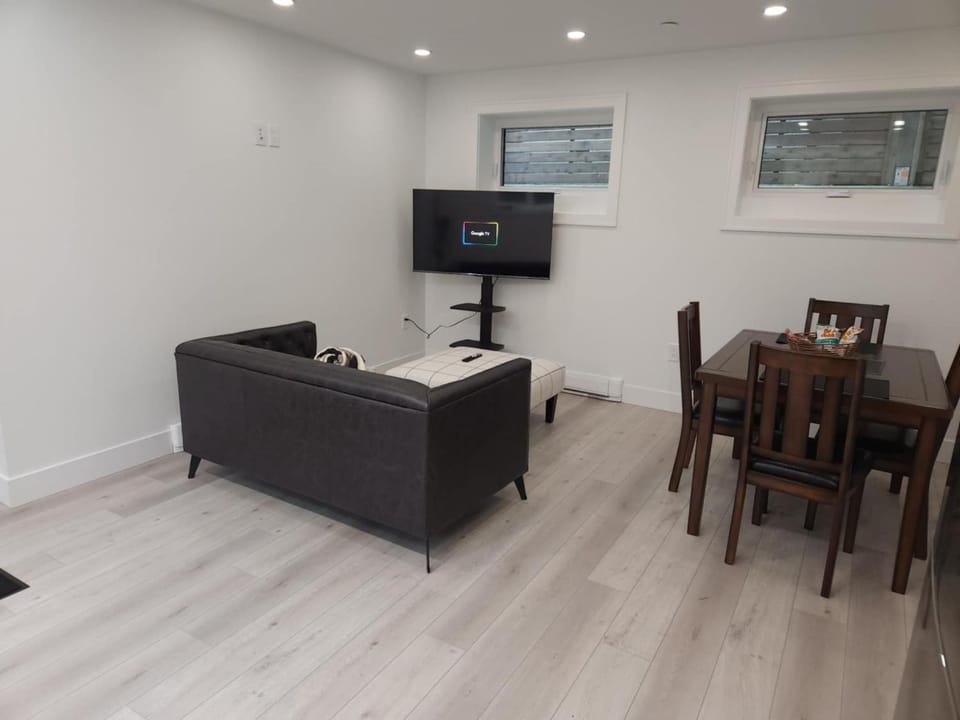 TV and multimedia, Dining area