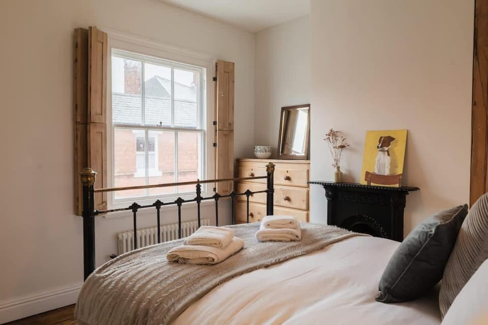 Quirky character terraced home city centre House in Chester