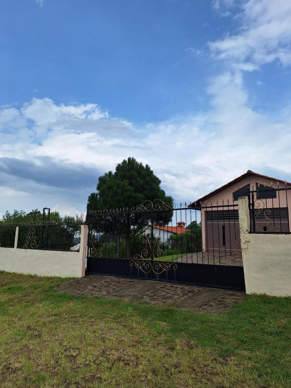 Facade/entrance, Parking