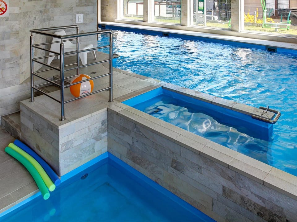 Swimming pool, Swimming pool