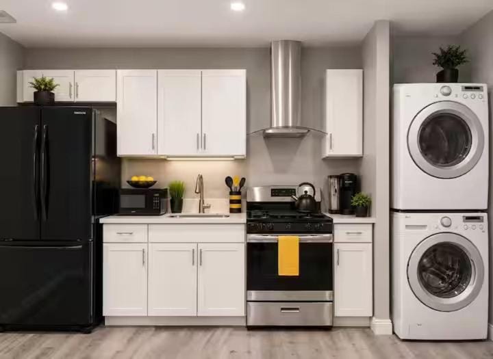 Furnished 1BR Private Unit with Wifi & Utilities - Washer Dryer - Sleeps 4 Apartment in North Hills
