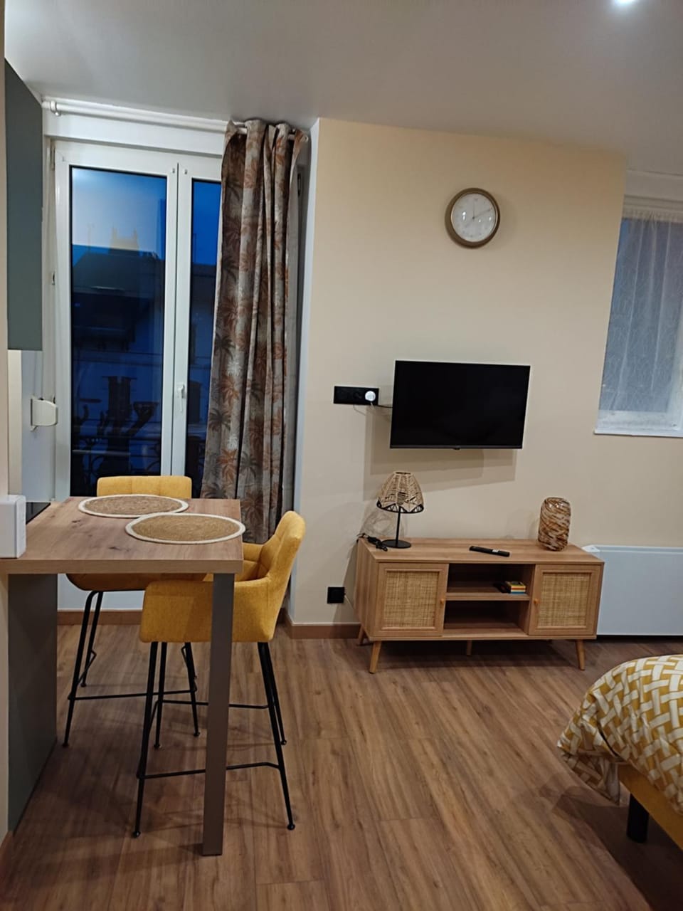 Charmant Studio rénové, au calme, à 400 mètres des thermes de Vittel Apartment in Vosges