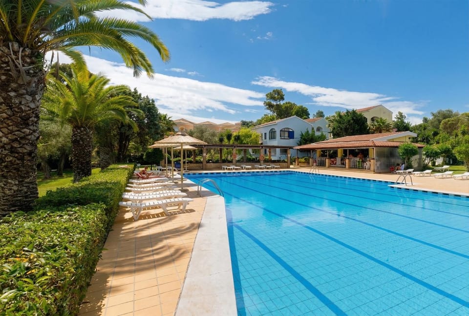 Swimming pool, Swimming pool
