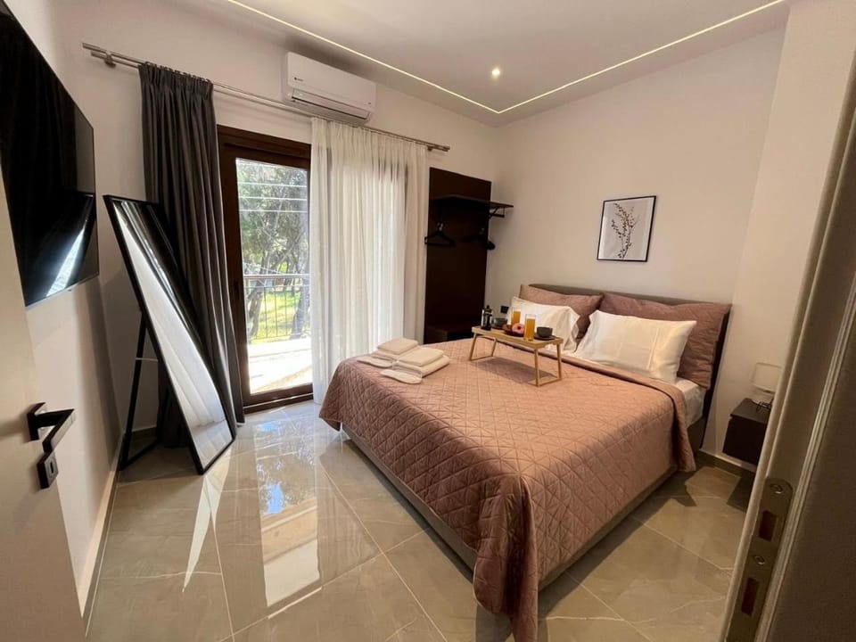 Eva Maria - The Number 5 Apartment - 2 Bedrooms Apartment in Halkidiki