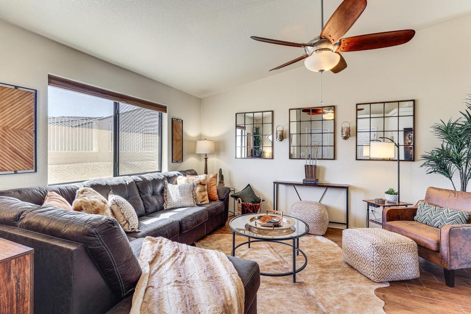 Desert Escape w/ Spool Pool! 4 Mi to Lake Havasu House in Lake Havasu City