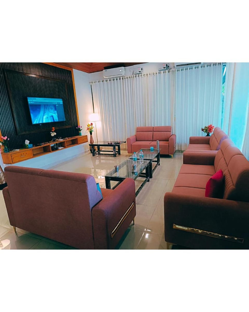 The Roots Luxury Villa Private 4BHK Jacuzzi Type Swimming Pool Table Tennis Air Hockey Villa in Maharashtra