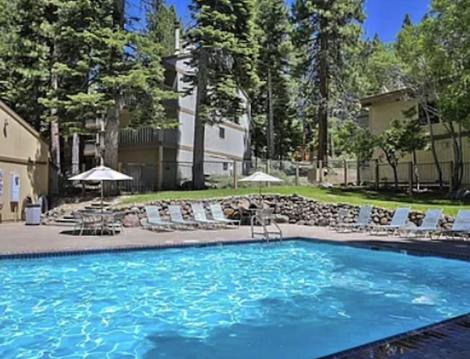 Creekside Comfort Meets Tahoe Adventure - Your Stylish Getaway in Kings Beach House in Tahoe Vista
