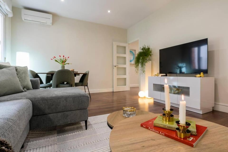 Salamanca District – Retiro Park & Movistar Arena Apartment in Madrid