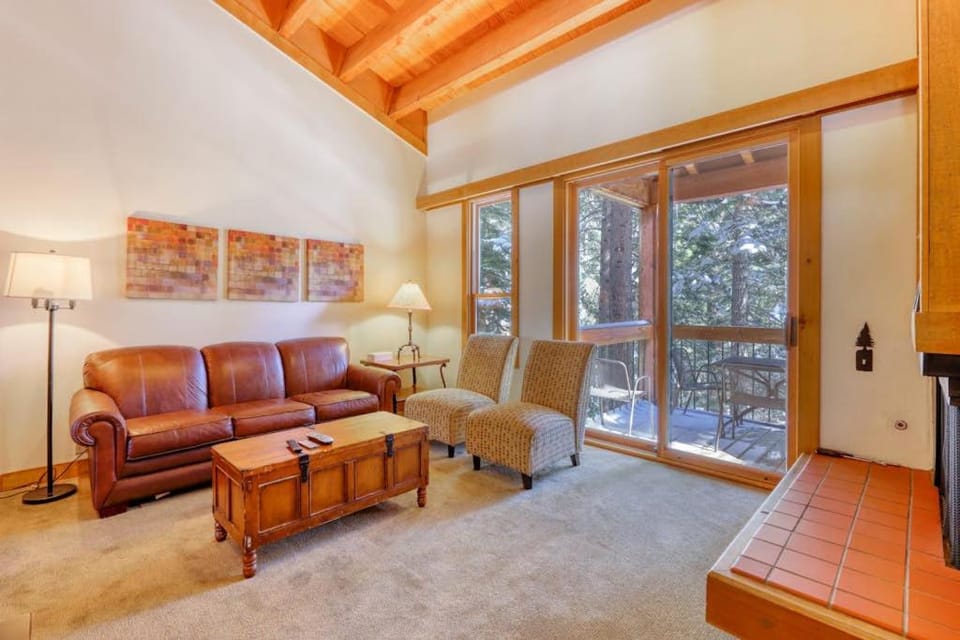 Cozy Northstar Mountain Retreat House in Northstar Drive
