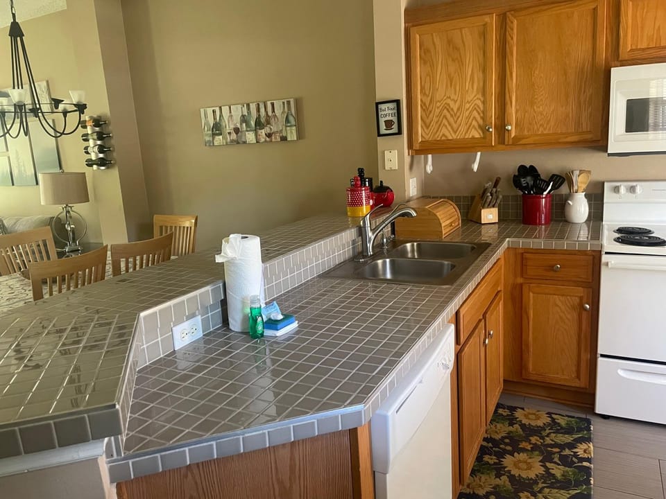 Pet Friendly Couples Retreat - Emerald Island Resort House in Osceola County