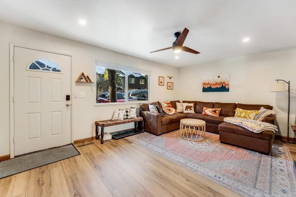 Modern home with shared hot tub pool sauna tennis & fireplace & W&D House in Dollar Point