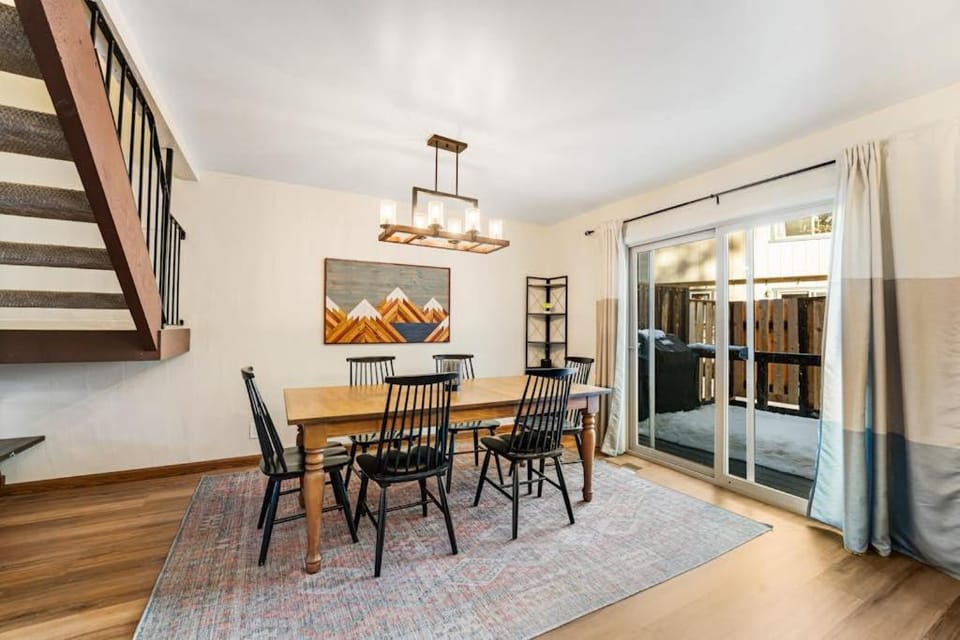 Modern home with shared hot tub pool sauna tennis & fireplace & W&D House in Dollar Point