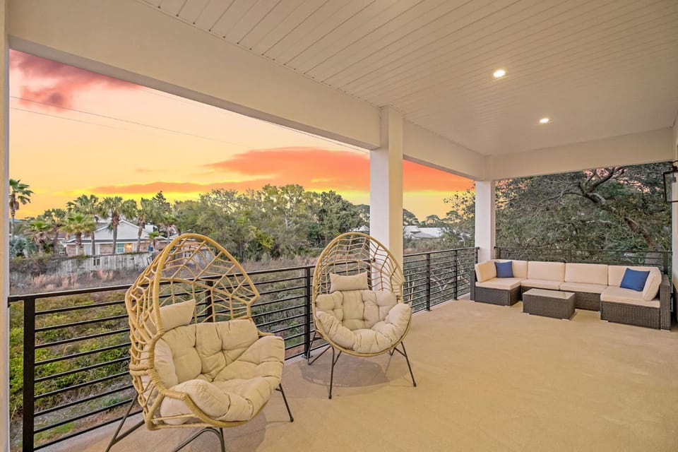 Natural landscape, Balcony/Terrace, Seating area, Sunset, furniture