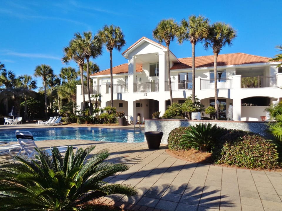Meet Me Coastal by Travel Life Vacations House in Destin
