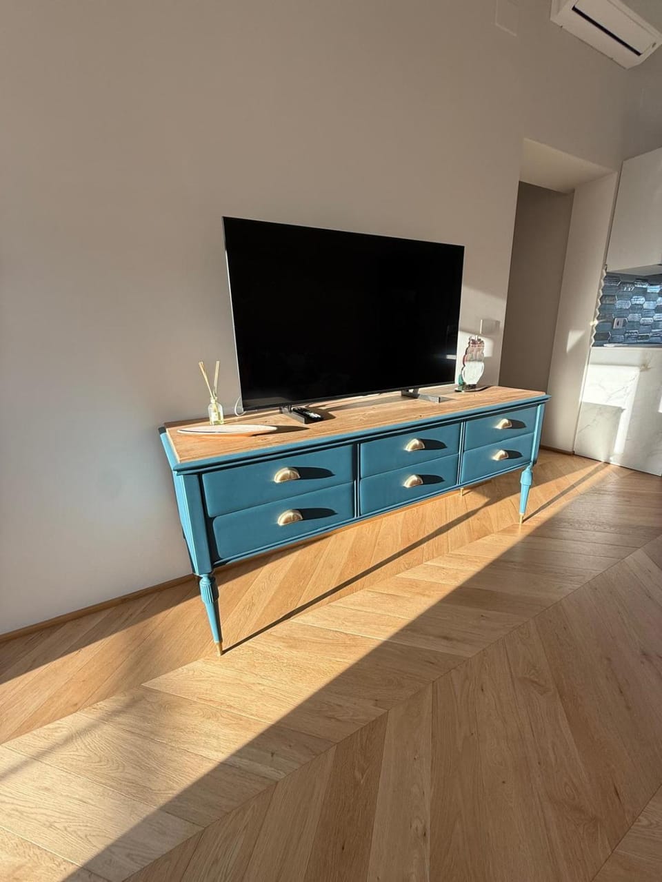 Communal lounge/ TV room, TV and multimedia, Evening entertainment, air conditioner