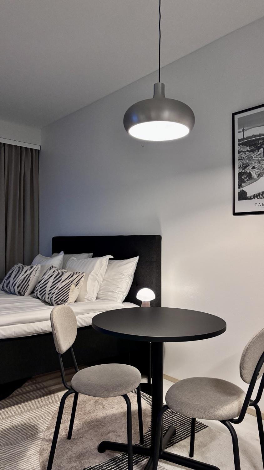 Bed, Dining area