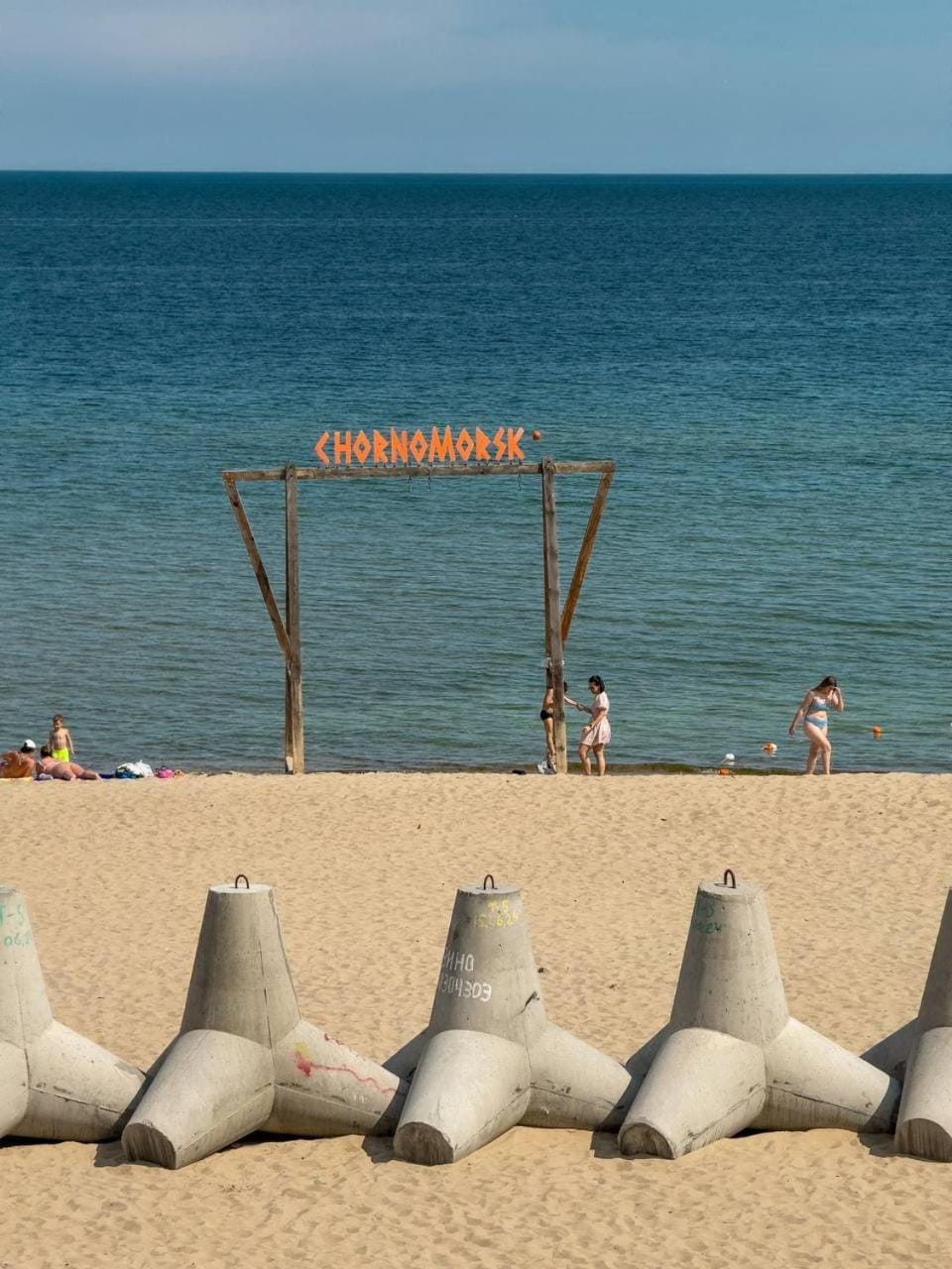 Modern Stay by the Sea - 150m to Beach Apartment in Odessa Oblast