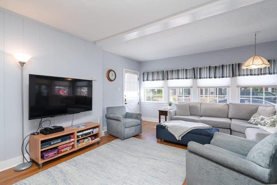 304 Ruby A & B - Charming Balboa Island Duplex House in Balboa Island