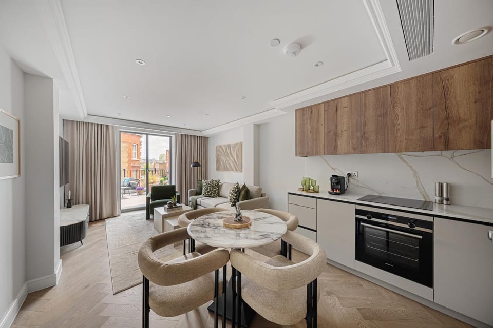 Coffee/tea facilities, Living room, Seating area, Dining area, oven, stove