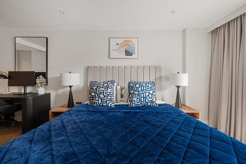 Bed, Living room, Bedroom