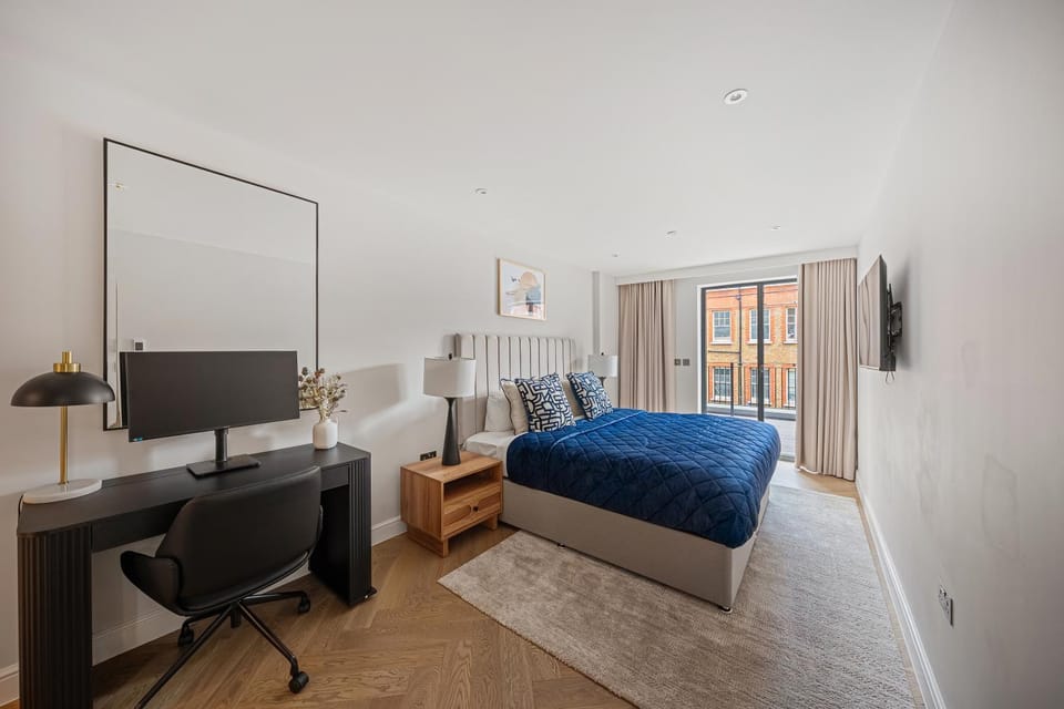 Bed, Living room, Photo of the whole room, Bedroom
