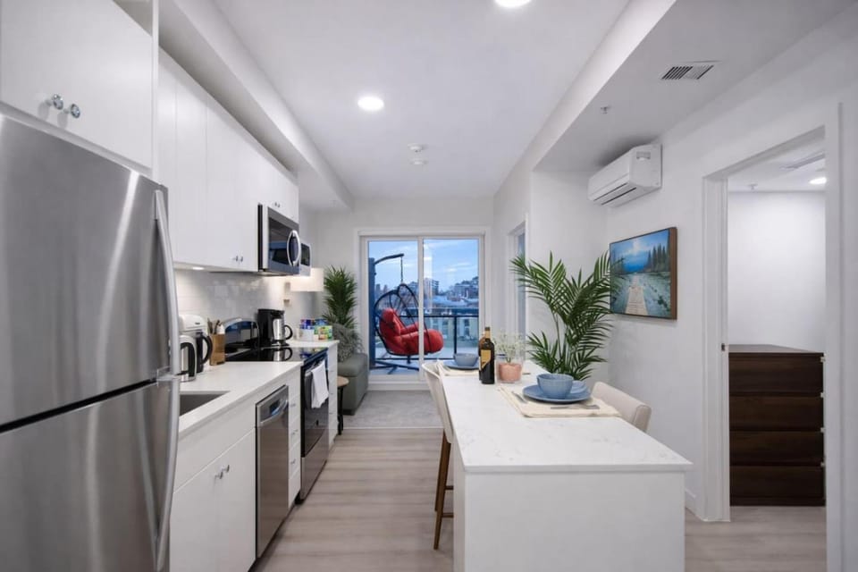 Executive Suite Downtown Skyline View UG Parking Apartment in Calgary