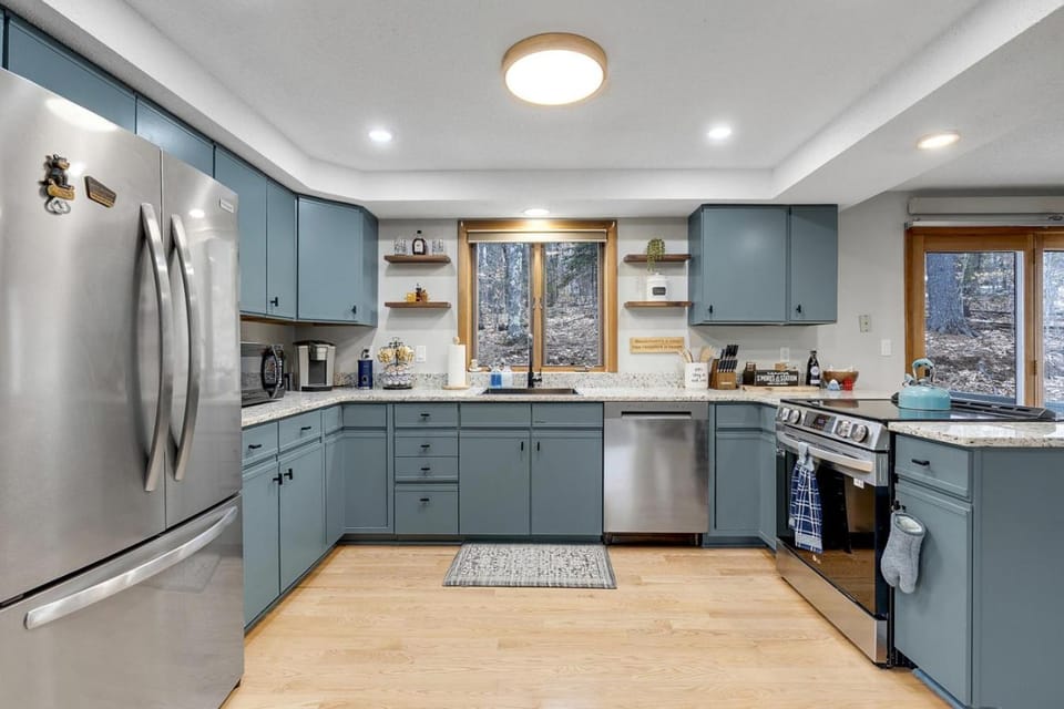 Waterville Retreat, Pools & Hot Tubs, Game Room House in Campton