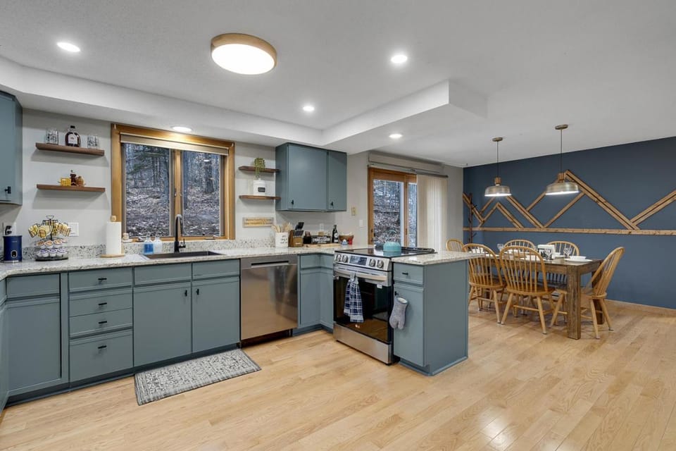Waterville Retreat, Pools & Hot Tubs, Game Room House in Campton