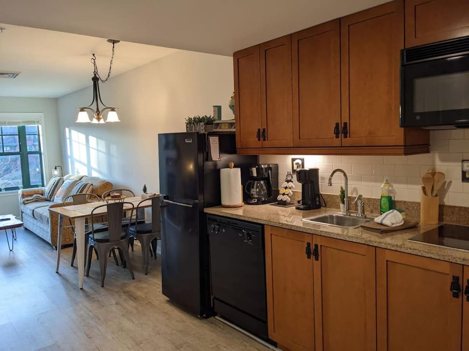 Renovated Chic Premium 1 bdrm House in Vernon Township