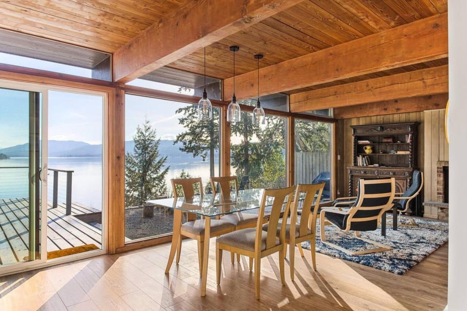Enjoy Paradise on Lake Sammamish House in Lake Sammamish