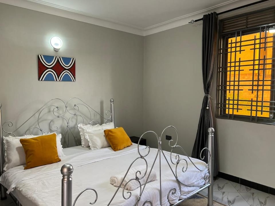 Luxe living by Miranda 2BDR, Unltd Wi-Fi Apartment in Kampala