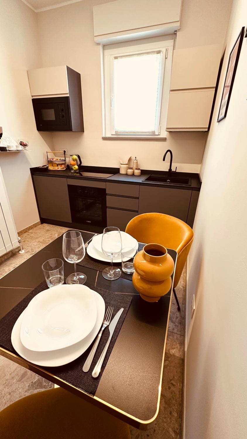 Kitchen or kitchenette, Dining area, kitchen