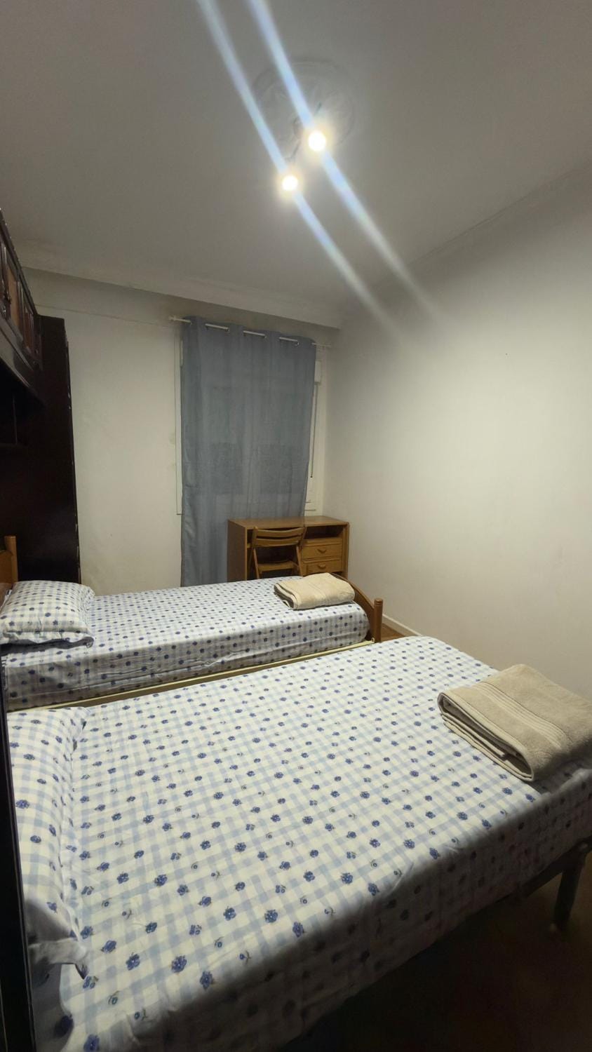 Habitación Luminosa a 10 minutos del centro y San Fermín Campground/ 
RV Resort in Pamplona
