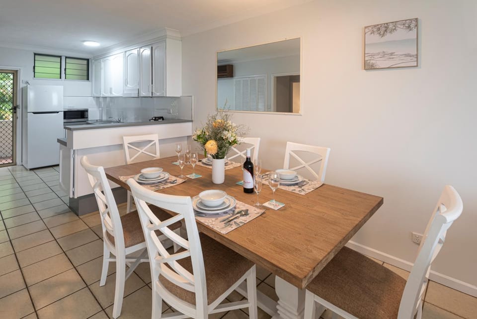 Kitchen or kitchenette, Dining area, Dinner, kitchen, kitchen