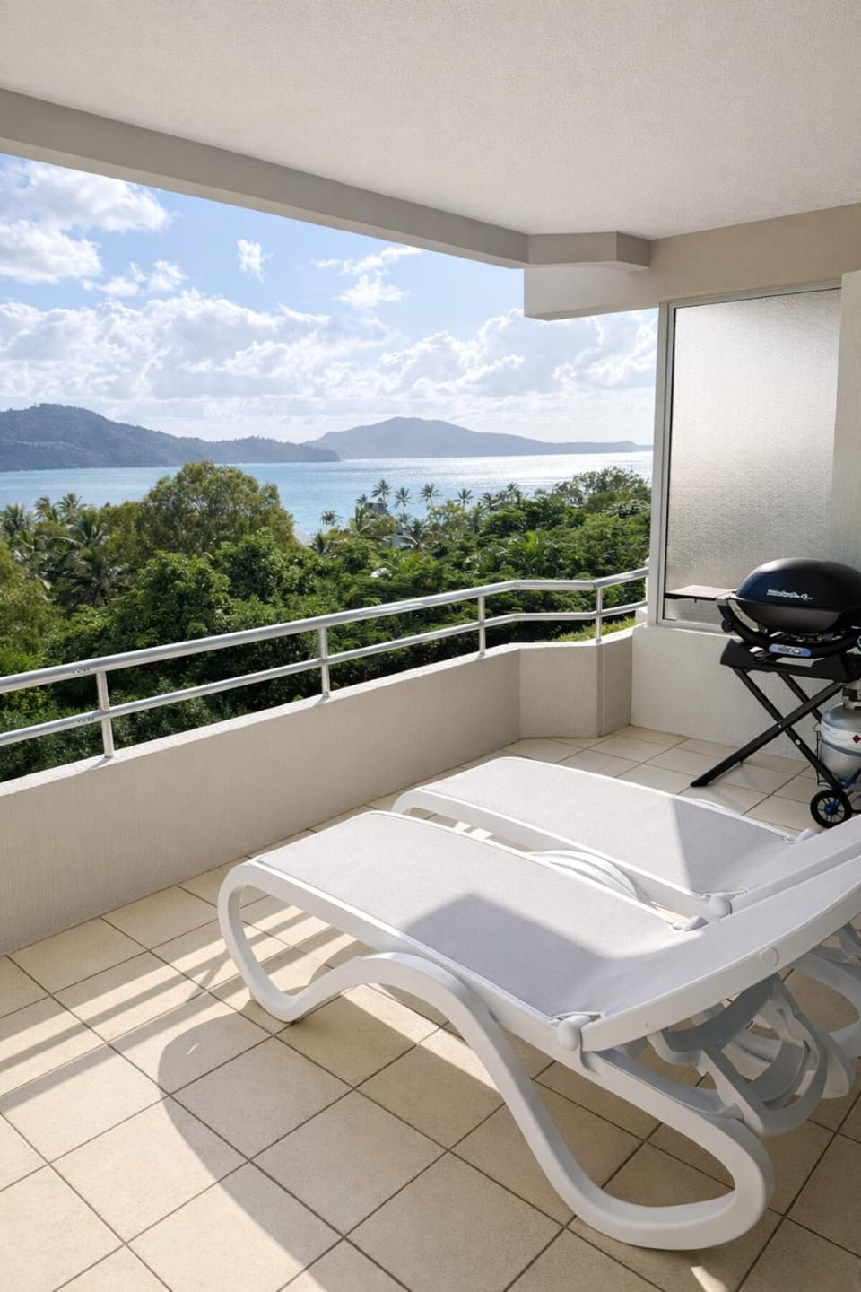 Natural landscape, Balcony/Terrace, Seating area, Sea view