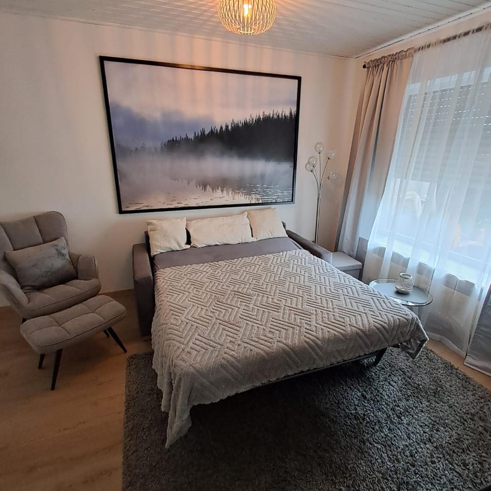 Bed, Living room