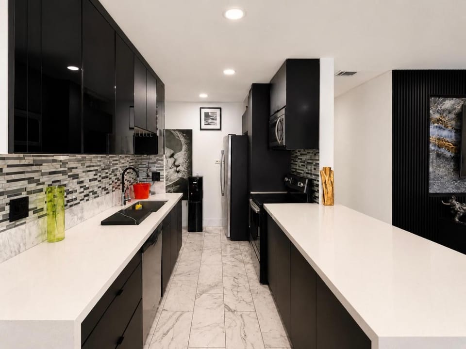 Kitchen or kitchenette, oven
