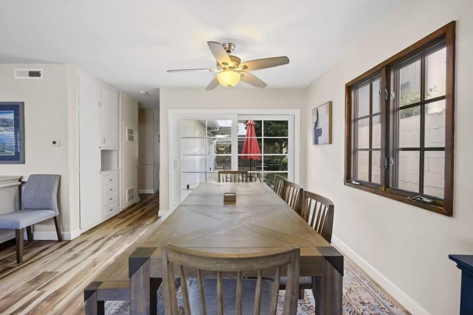 Exclusive Peninsula Point Retreat Steps to Sand home House in Balboa Peninsula