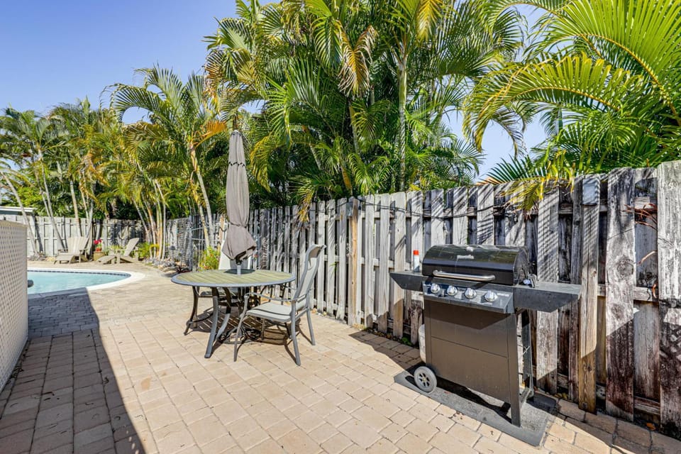 Steps to Beach! Villa w/ Shared Pool Villa in Pompano Beach