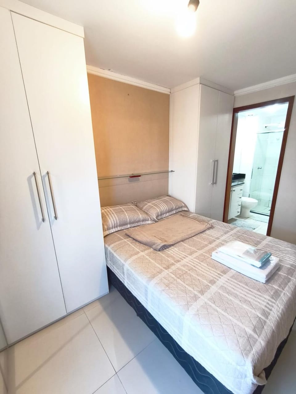 Apartamento de 1 quarto, com ar condicionado e mobiliado Apartment in State of Goiás